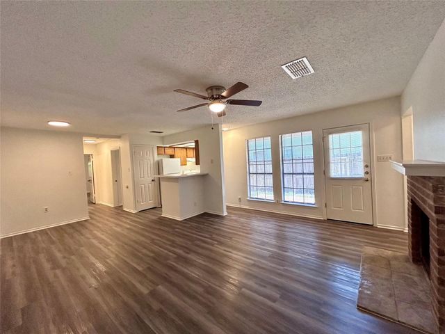 9315 Kempler DR B, Austin, TX 78748