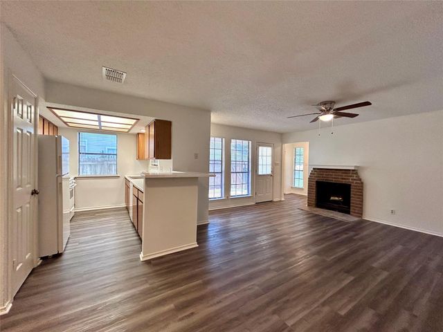 9315 Kempler DR B, Austin, TX 78748