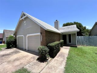 9315 Kempler DR B, Austin, TX 78748