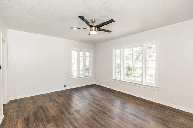 118 N Caldwood Dr, Beaumont, TX 77707