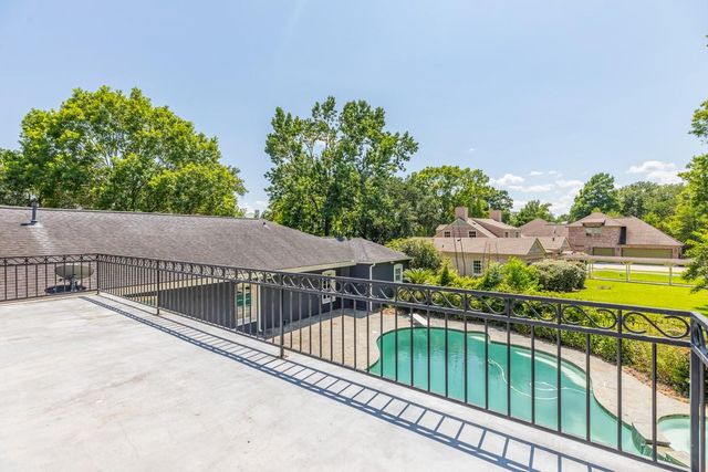 118 N Caldwood Dr, Beaumont, TX 77707
