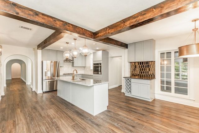 118 N Caldwood Dr, Beaumont, TX 77707