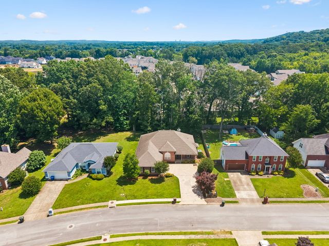 1645 Gunston Hall Road, Hixson, TN 37343