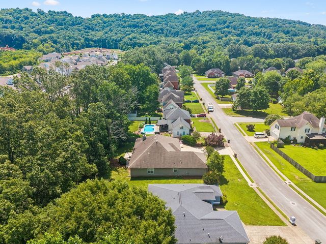 1645 Gunston Hall Road, Hixson, TN 37343