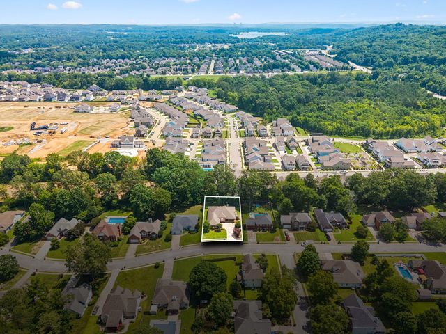 1645 Gunston Hall Road, Hixson, TN 37343