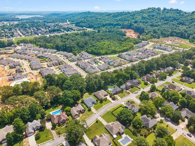 1645 Gunston Hall Road, Hixson, TN 37343
