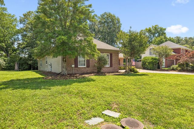 1645 Gunston Hall Road, Hixson, TN 37343