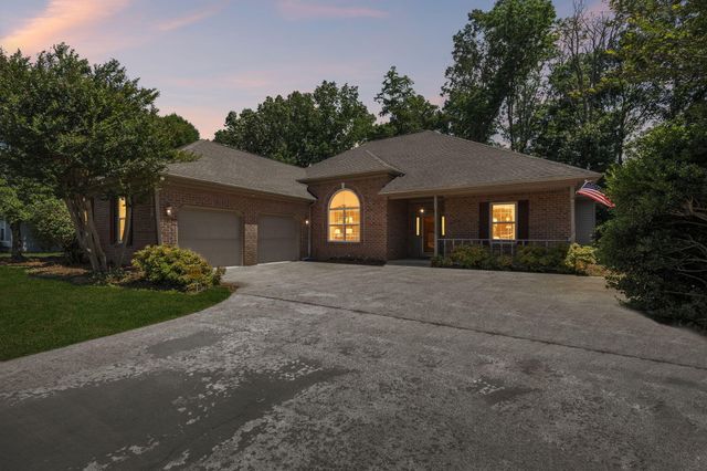 1645 Gunston Hall Road, Hixson, TN 37343