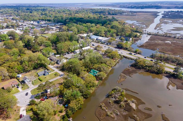 2555 Etiwan Avenue, Charleston, SC 29414