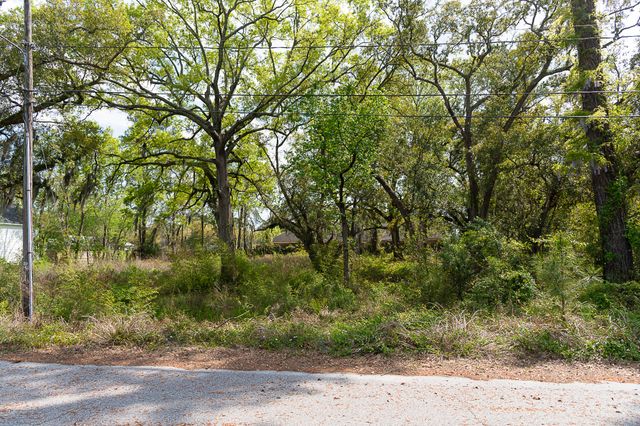 2555 Etiwan Avenue, Charleston, SC 29414