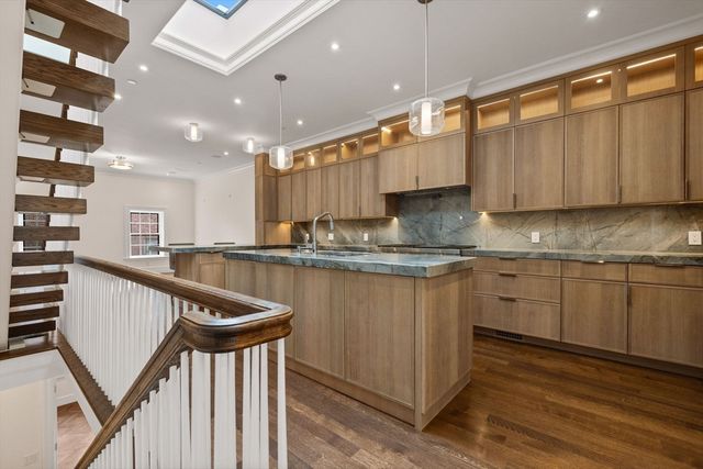 2 Byron Street, Boston, MA 02108