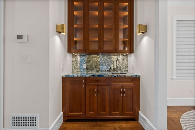 2 Byron Street, Boston, MA 02108