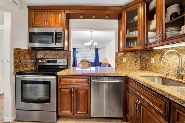 410 SE 2nd St 220, Hallandale Beach, FL 33009