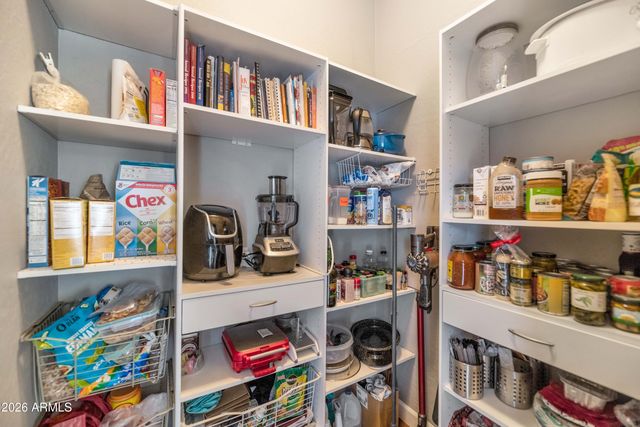 190 E LOUIS Way, Tempe, AZ 85284