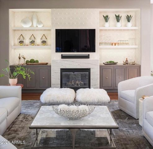 190 E LOUIS Way, Tempe, AZ 85284