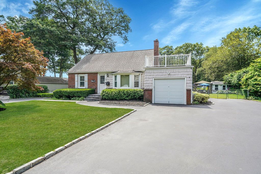 160 Church Street, Ronkonkoma, NY 11779