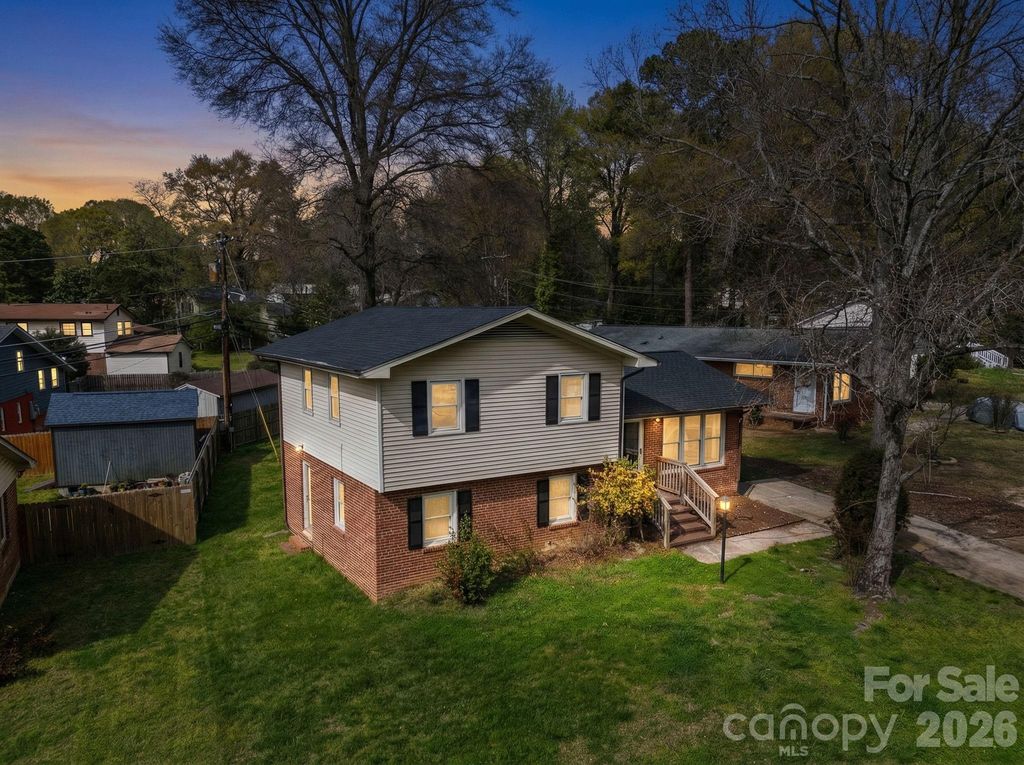 1211 Yuma Street, Charlotte, NC 28213