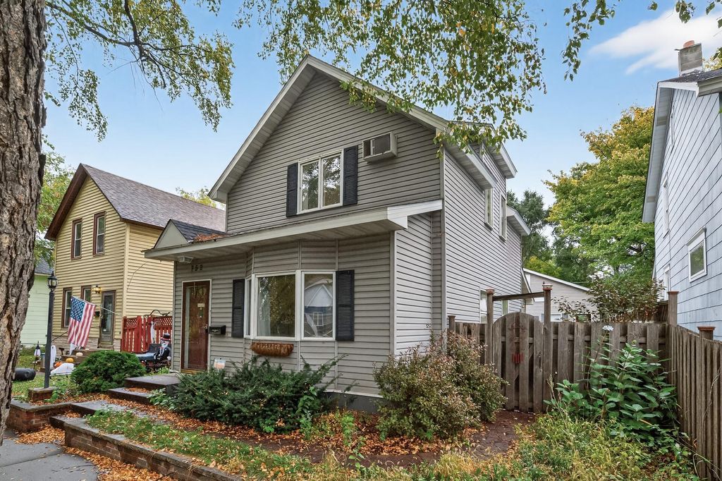 752 Desoto Street, Saint Paul, MN 55130