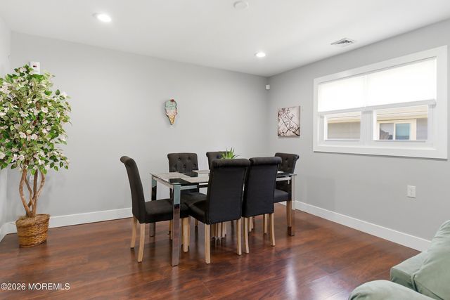 31 Saint Croix Street, Toms River, NJ 08757