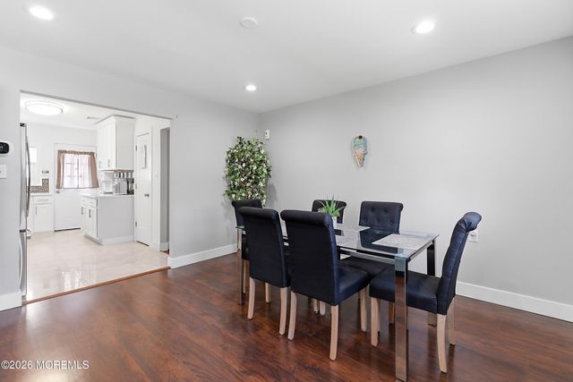 31 Saint Croix Street, Toms River, NJ 08757