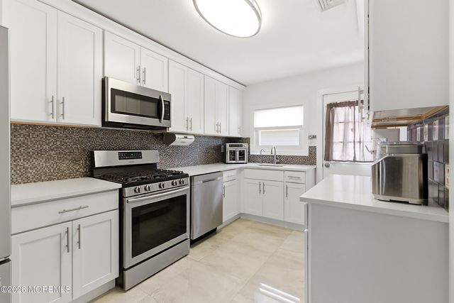 31 Saint Croix Street, Toms River, NJ 08757