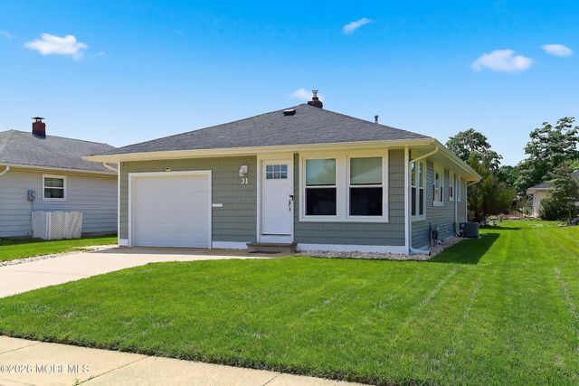 31 Saint Croix Street, Toms River, NJ 08757