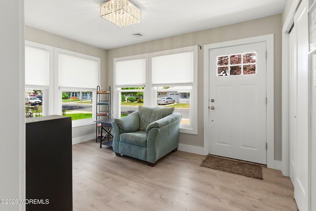 31 Saint Croix Street, Toms River, NJ 08757