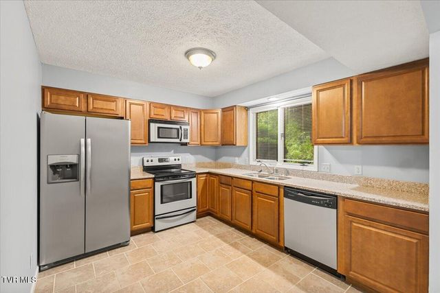 660 Fox Meadow Road Apt 8, Elizabethton, TN 37643