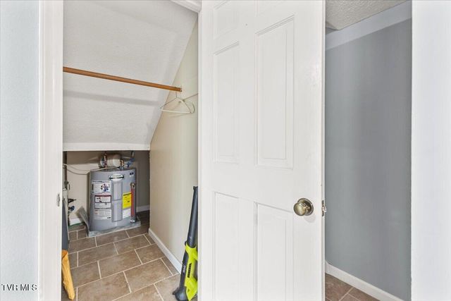 660 Fox Meadow Road Apt 8, Elizabethton, TN 37643
