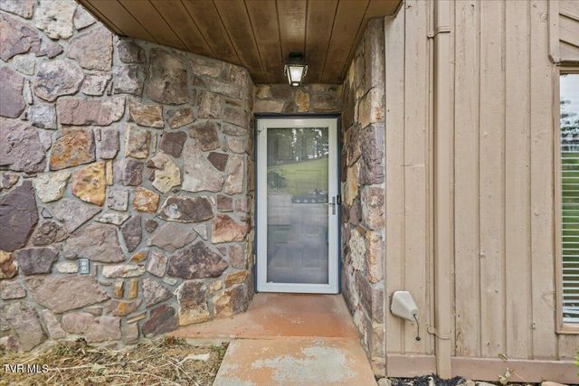 660 Fox Meadow Road Apt 8, Elizabethton, TN 37643