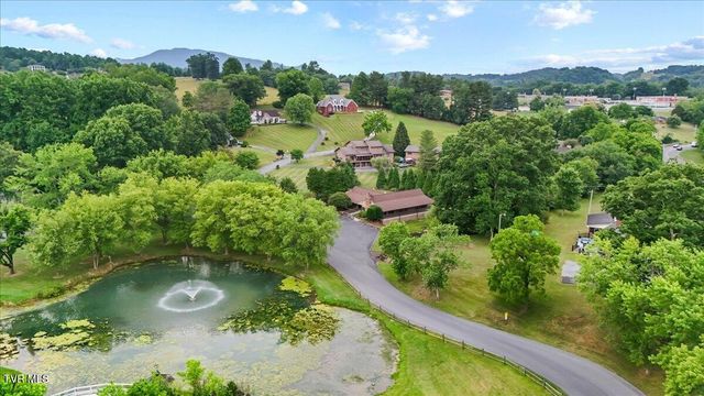 660 Fox Meadow Road Apt 8, Elizabethton, TN 37643