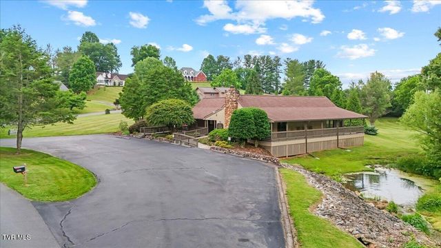 660 Fox Meadow Road Apt 8, Elizabethton, TN 37643