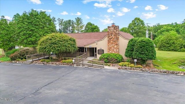 660 Fox Meadow Road Apt 8, Elizabethton, TN 37643