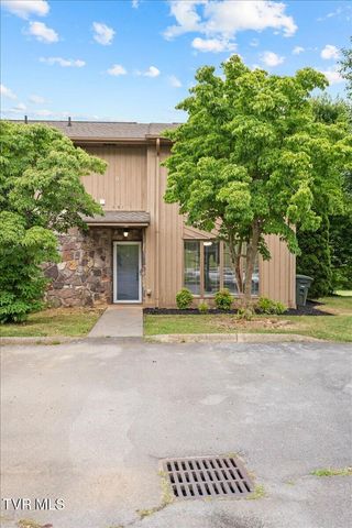660 Fox Meadow Road Apt 8, Elizabethton, TN 37643