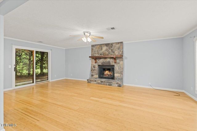 660 Fox Meadow Road Apt 8, Elizabethton, TN 37643