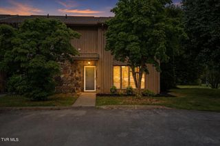 660 Fox Meadow Road Apt 8, Elizabethton, TN 37643