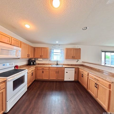 611 Sanderling, San Antonio, TX 78245