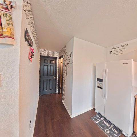 611 Sanderling, San Antonio, TX 78245