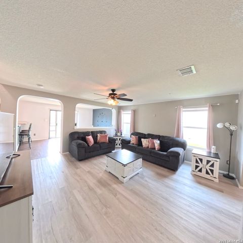 611 Sanderling, San Antonio, TX 78245