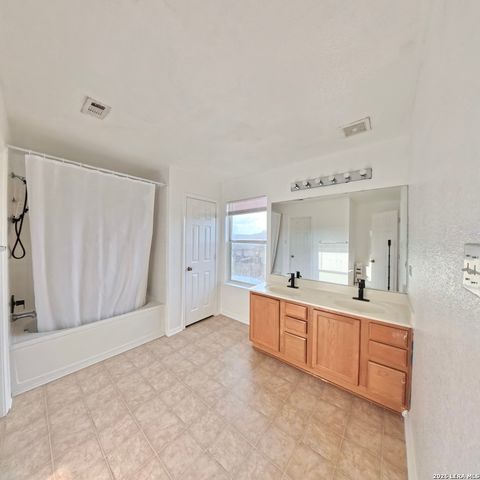 611 Sanderling, San Antonio, TX 78245