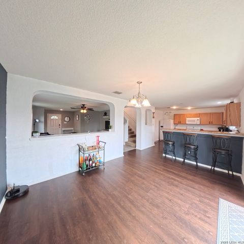 611 Sanderling, San Antonio, TX 78245