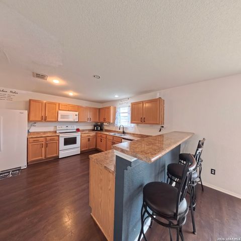 611 Sanderling, San Antonio, TX 78245