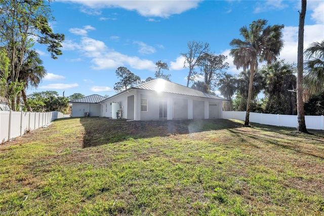 1853 Della DR, Naples, FL 34117