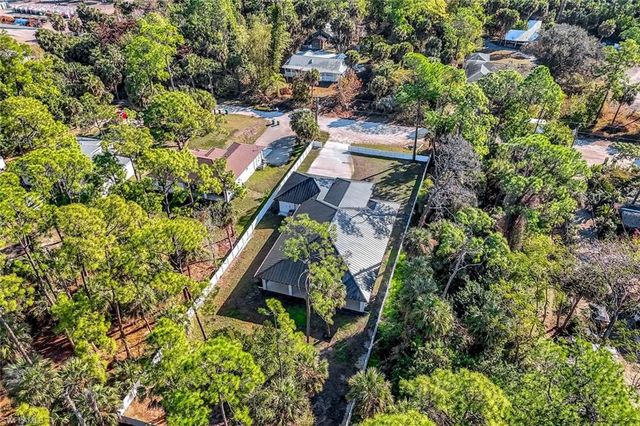 1853 Della DR, Naples, FL 34117