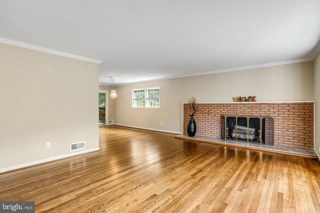 9116 HAMILTON DR, Fairfax, VA 22031