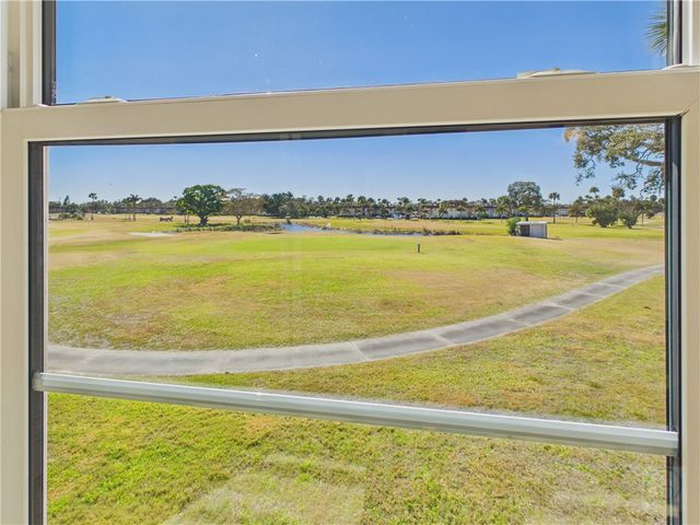 39 Woodland Drive 201, Vero Beach, FL 32962