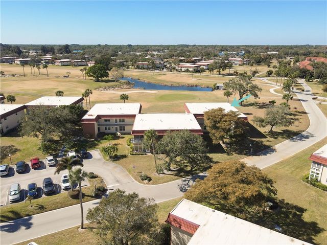 39 Woodland Drive 201, Vero Beach, FL 32962