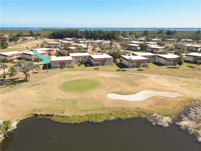 39 Woodland Drive 201, Vero Beach, FL 32962