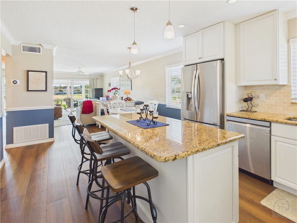 39 Woodland Drive 201, Vero Beach, FL 32962