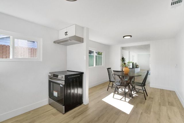 2819 E Tyler Avenue, Fresno, CA 93701